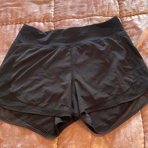Black Lululemon shorts!❤️